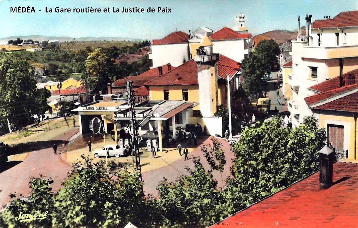 Medea - La Gare routiere et la Justice de Paix.jpg